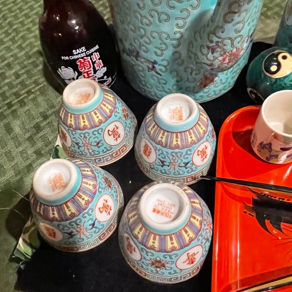 From Japan made in China tea set a two tall saki cups, four matching tea cups - Picture 3 of 16